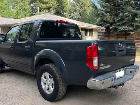 Used 2013 Nissan Frontier SV w/ SV Value Truck Pkg AWD/4WD image 9