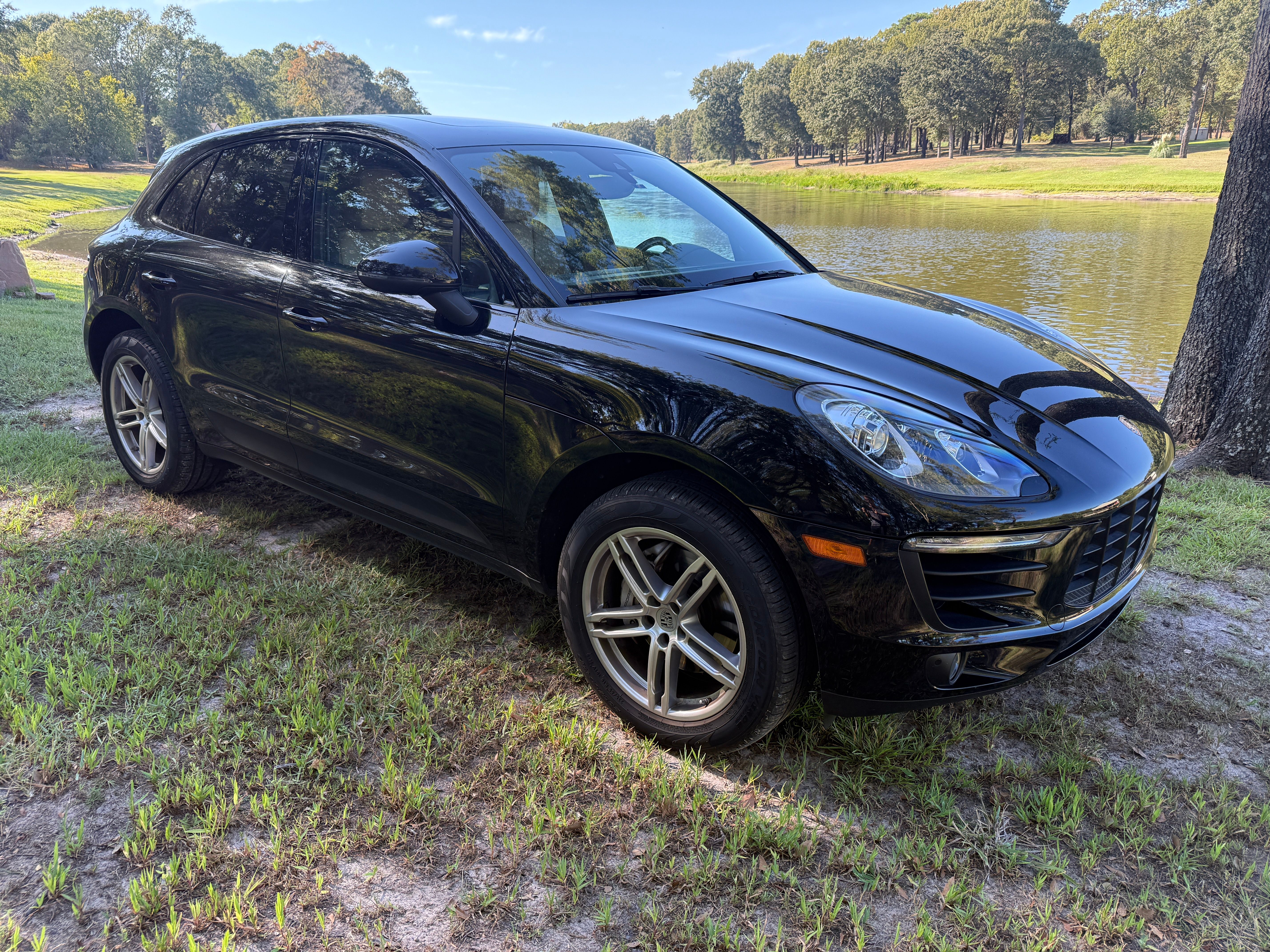 Used 2018 Porsche Macan S AWD/4WD image 1