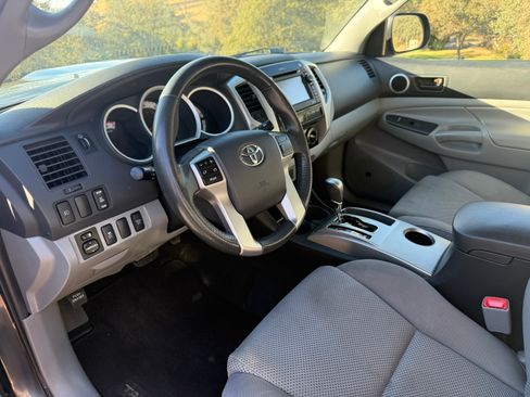 Used 2013 Toyota Tacoma 4x4 Double Cab w/ TRD Sport Pkg image 8