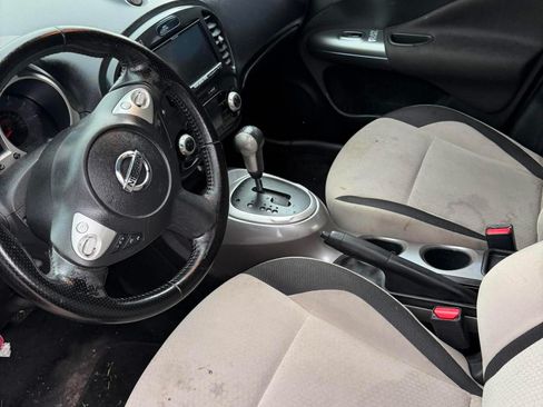 Used 2011 Nissan Juke SV AWD/4WD image 5