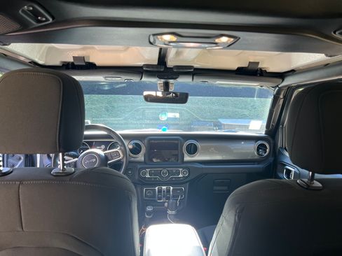 Used 2021 Jeep Wrangler Unlimited Sahara w/ Uconnect 4C Nav & Sound Group image 10