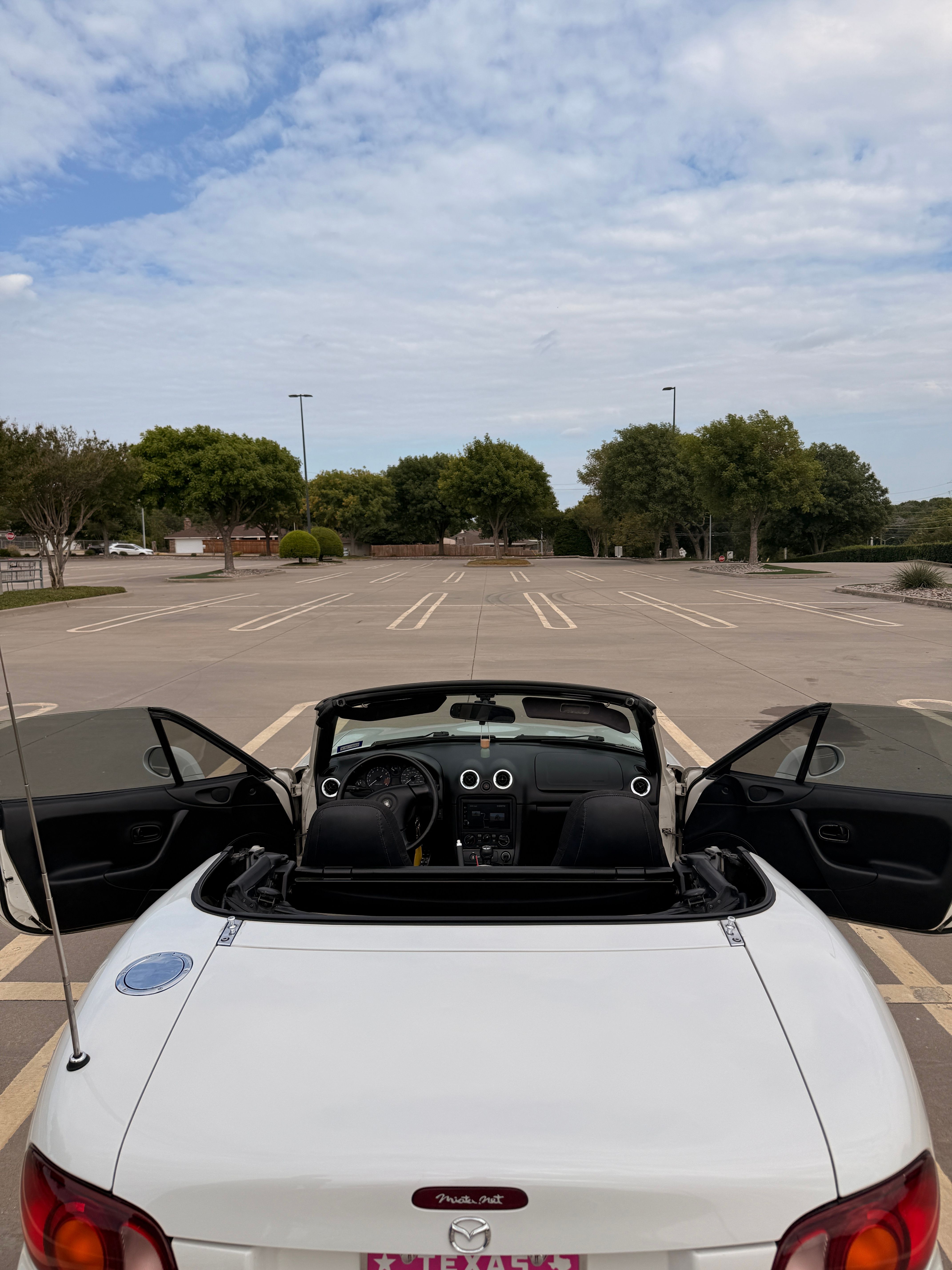 Used 2000 MAZDA MX-5 Miata RWD image 9