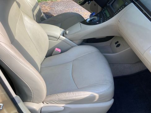 Used 2011 Toyota Prius Five image 11