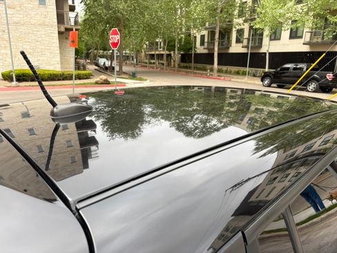 Used 2016 Nissan Leaf SL w/ Premium Package image 10