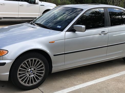 Used 2002 BMW 330xi Sedan image 5