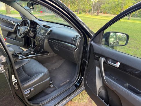 Used 2015 Kia Sorento LX FWD image 13