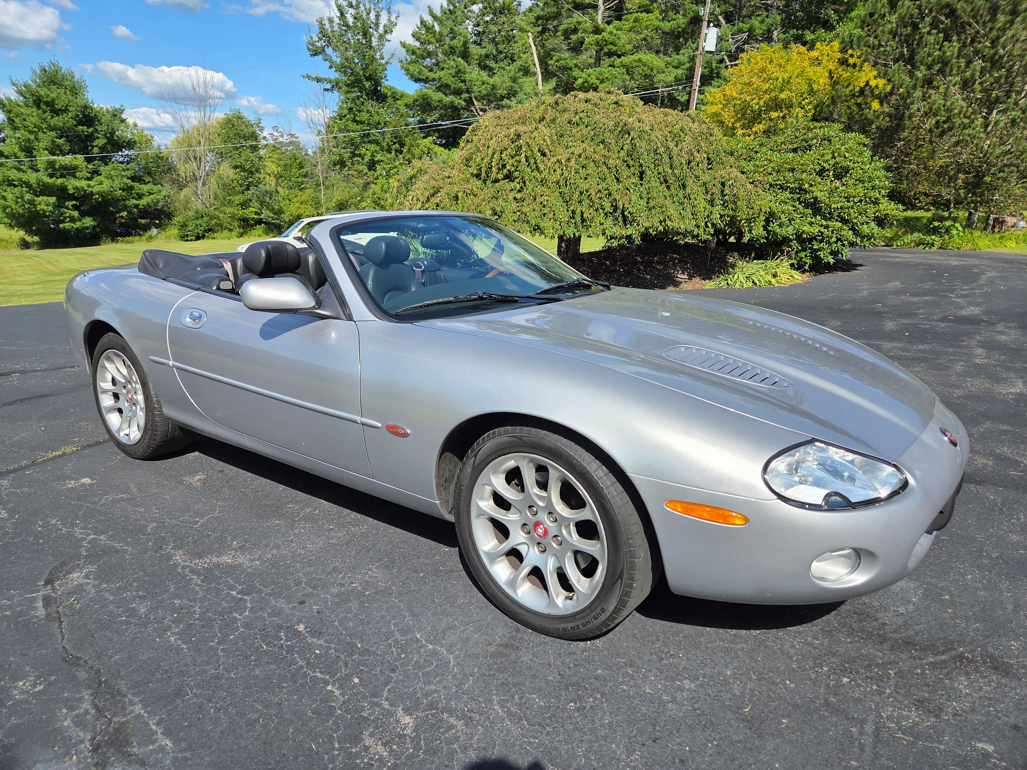 Used 2001 Jaguar XKR Convertible RWD image 1