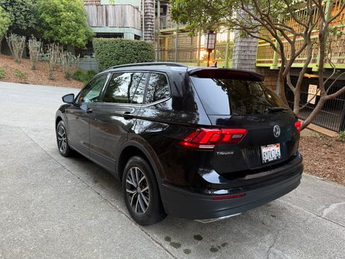 Used 2021 Volkswagen Tiguan S image 4
