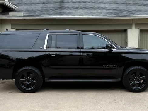 Used 2017 Chevrolet Suburban LT AWD/4WD image 5