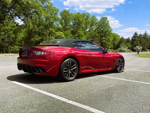 Used 2015 Maserati GranTurismo MC Centennial RWD image 9