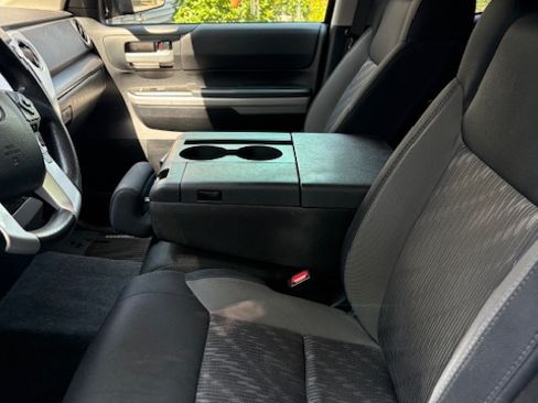 Used 2018 Toyota Tundra SR5 image 21