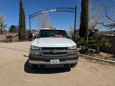 Used 2007 Chevrolet Silverado 3500 LT w/ Heavy-Duty Power Package image 4