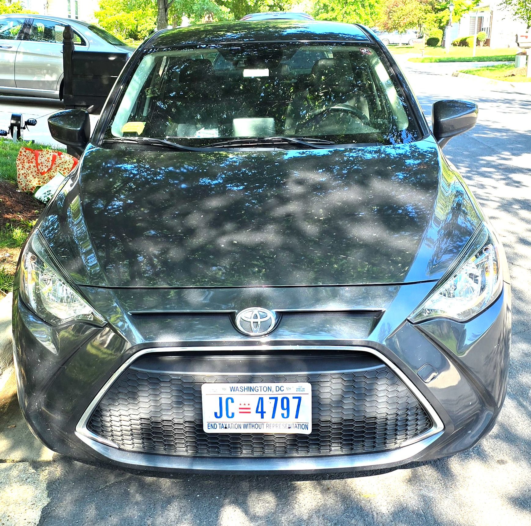 Used 2020 Toyota Yaris Sedan FWD image 5