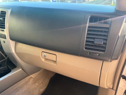 Used 2004 Toyota 4Runner Limited image 14