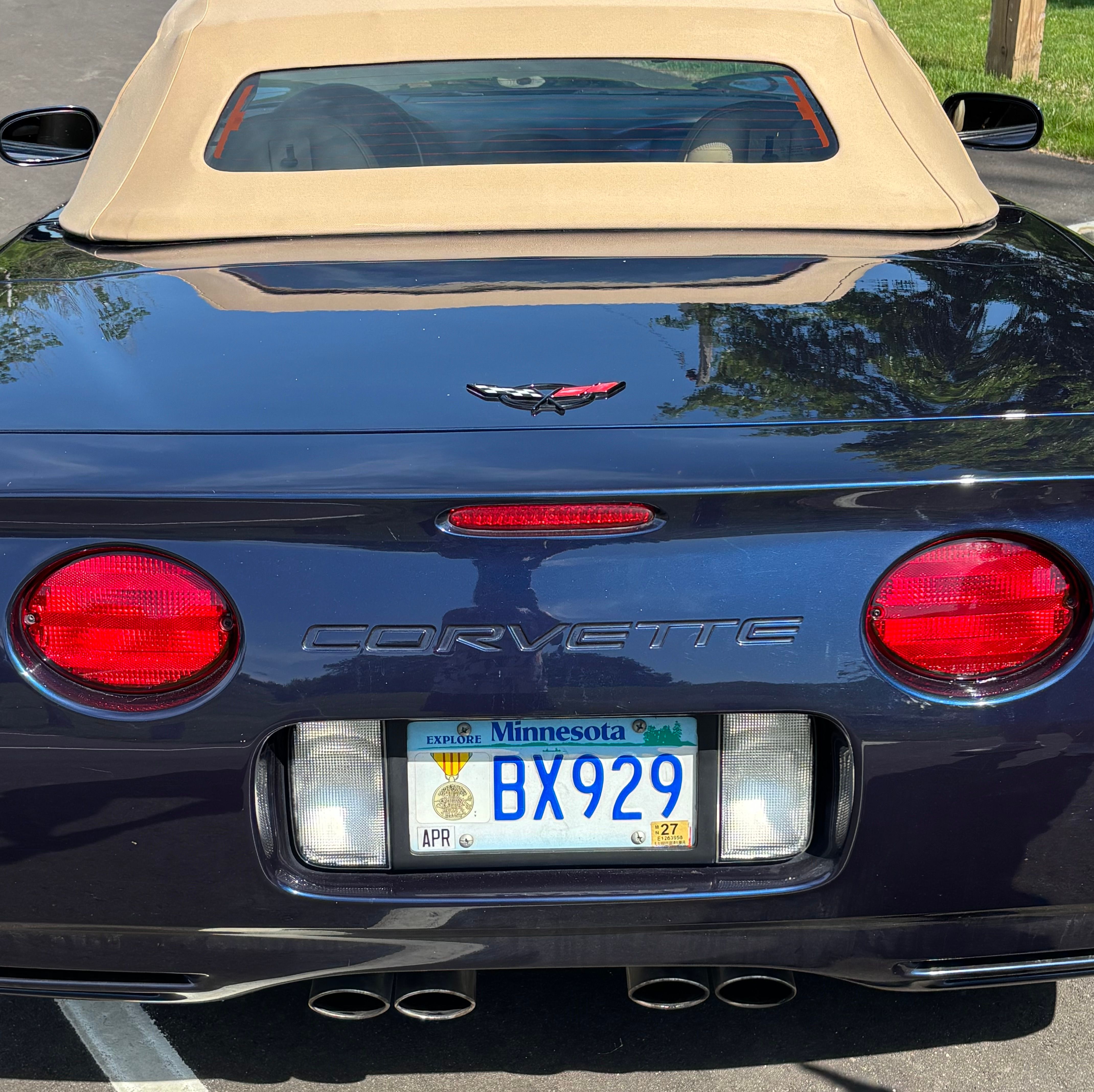 Used 2000 Chevrolet Corvette Convertible w/ Performance Handling Pkg RWD image 23