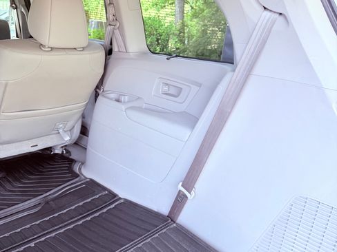 Used 2011 Honda Odyssey Touring Elite image 30
