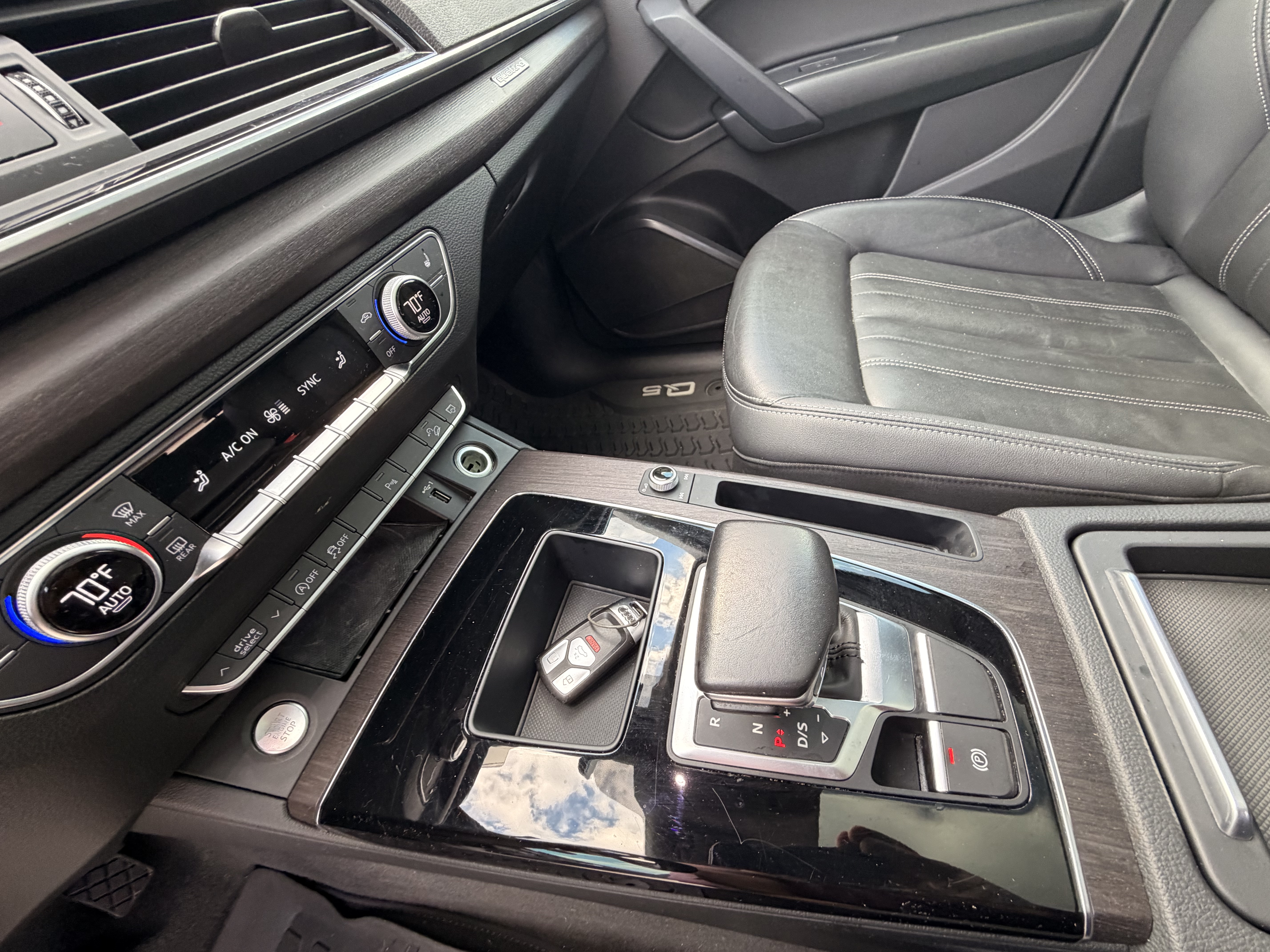 Used 2022 Audi Q5 2.0T Premium w/ Convenience Package AWD/4WD image 16