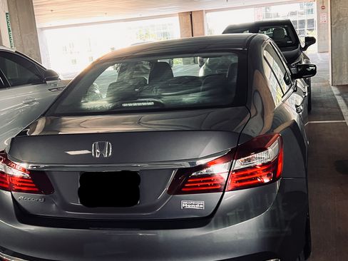 Used 2017 Honda Accord LX image 4