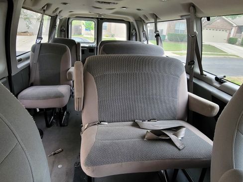 Used 2006 Ford E-350 and Econoline 350 XL image 10