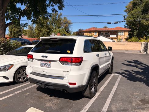 Used 2021 Jeep Grand Cherokee Limited w/ Trailer Tow Group IV image 10