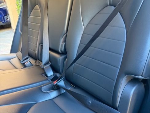 Used 2022 Toyota Highlander XLE image 10