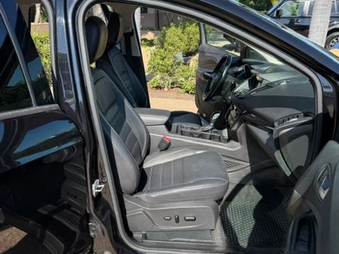 Used 2019 Ford Escape Titanium FWD image 11