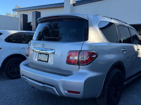 Used 2017 Nissan Armada SV image 8