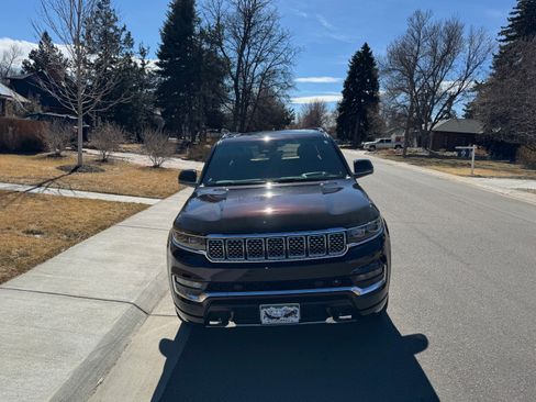 Used 2023 Jeep Grand Wagoneer Series III w/ HD Trailer Tow Package image 4