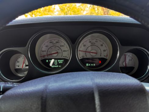 Used 2013 Dodge Challenger SXT RWD image 11