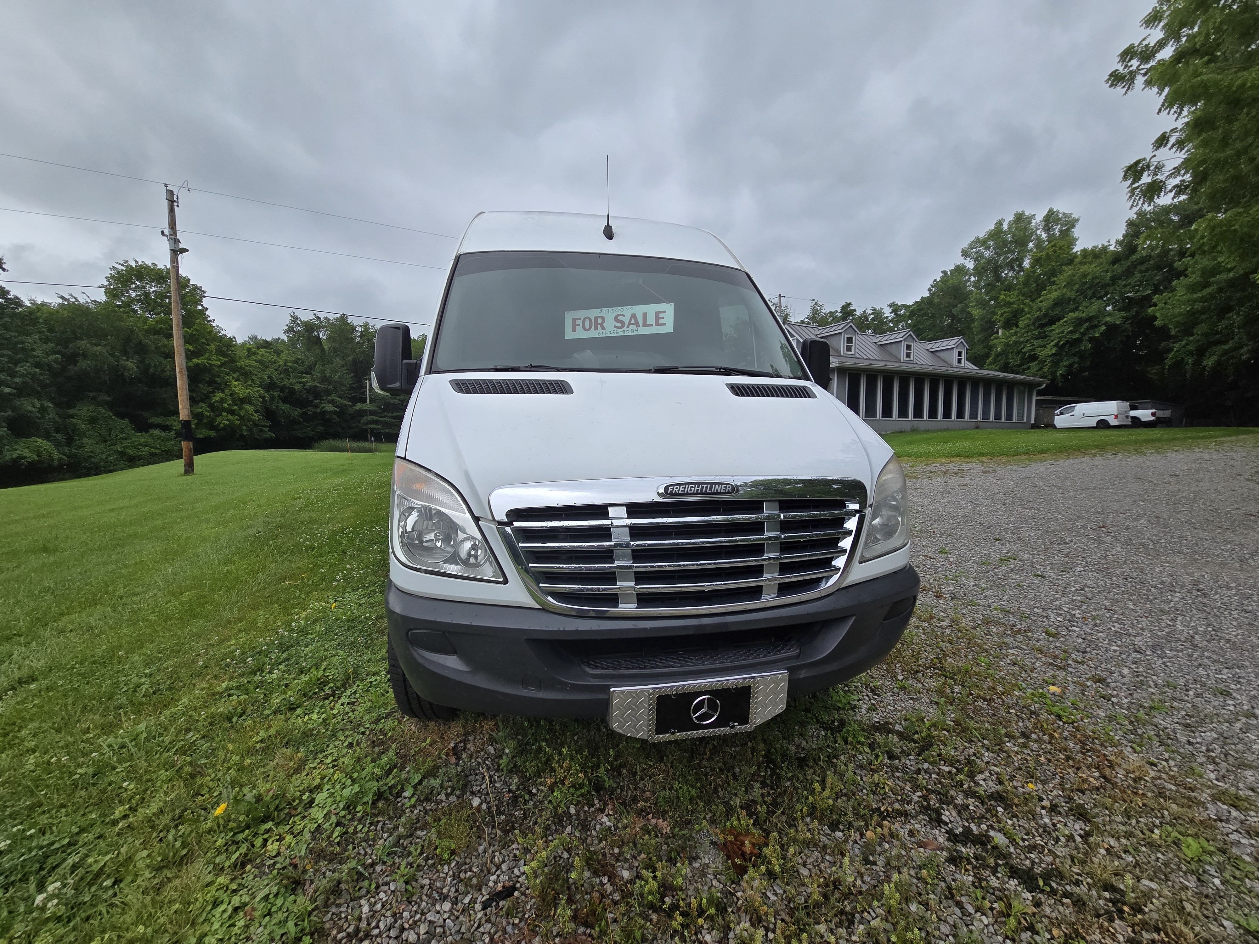 Used 2013 Freightliner Sprinter 2500 RWD image 5