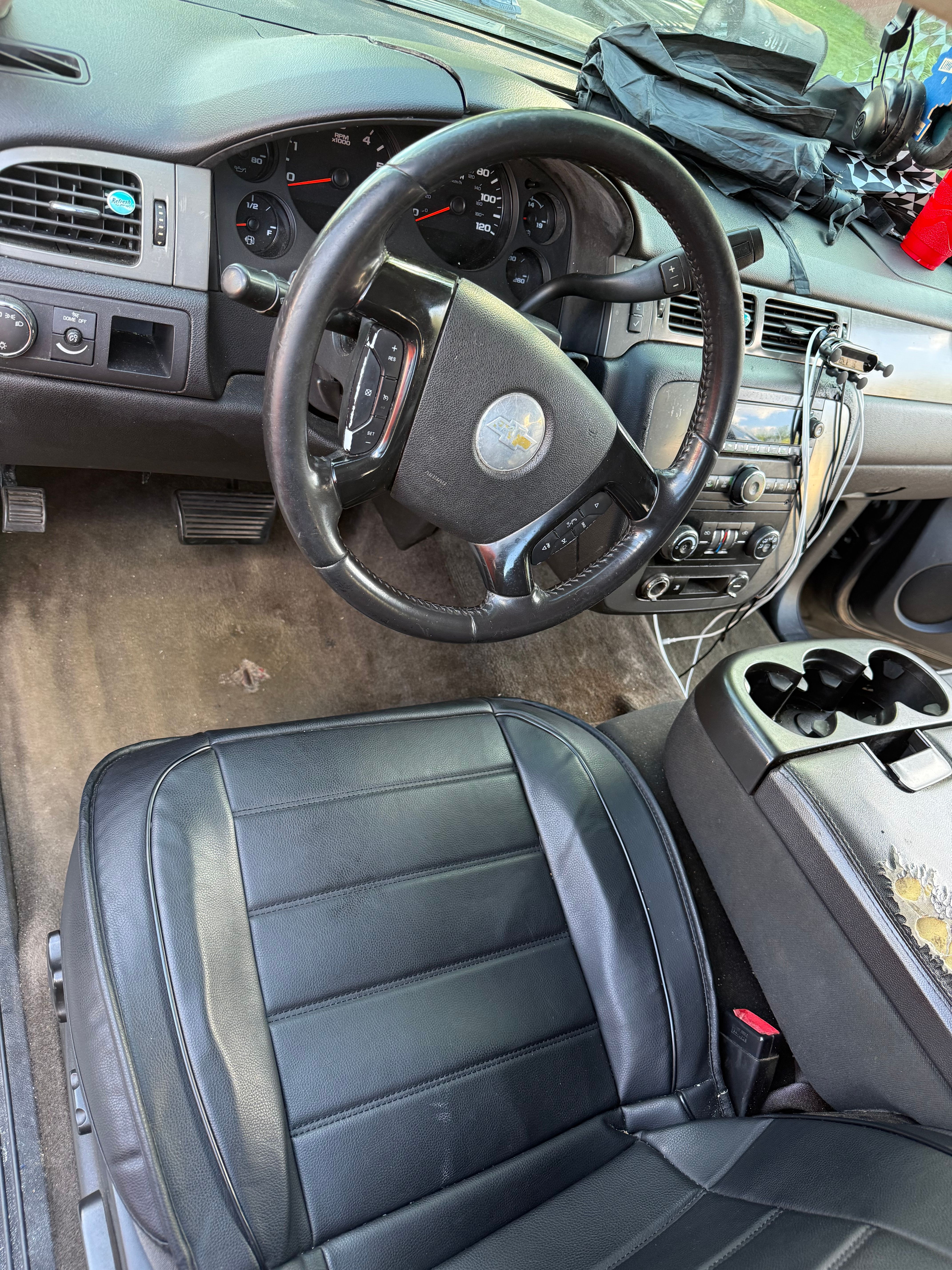 Used 2010 Chevrolet Avalanche LS RWD image 2