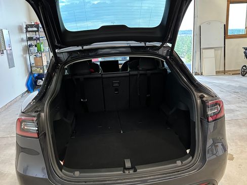 Used 2023 Tesla Model Y Long Range AWD/4WD image 18
