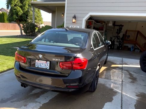 Used 2017 BMW 330e RWD image 8