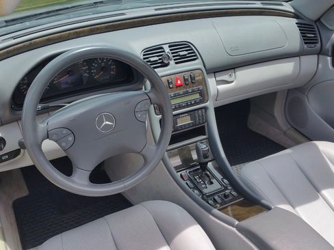 Used 2002 Mercedes-Benz CLK 430 Cabriolet image 4