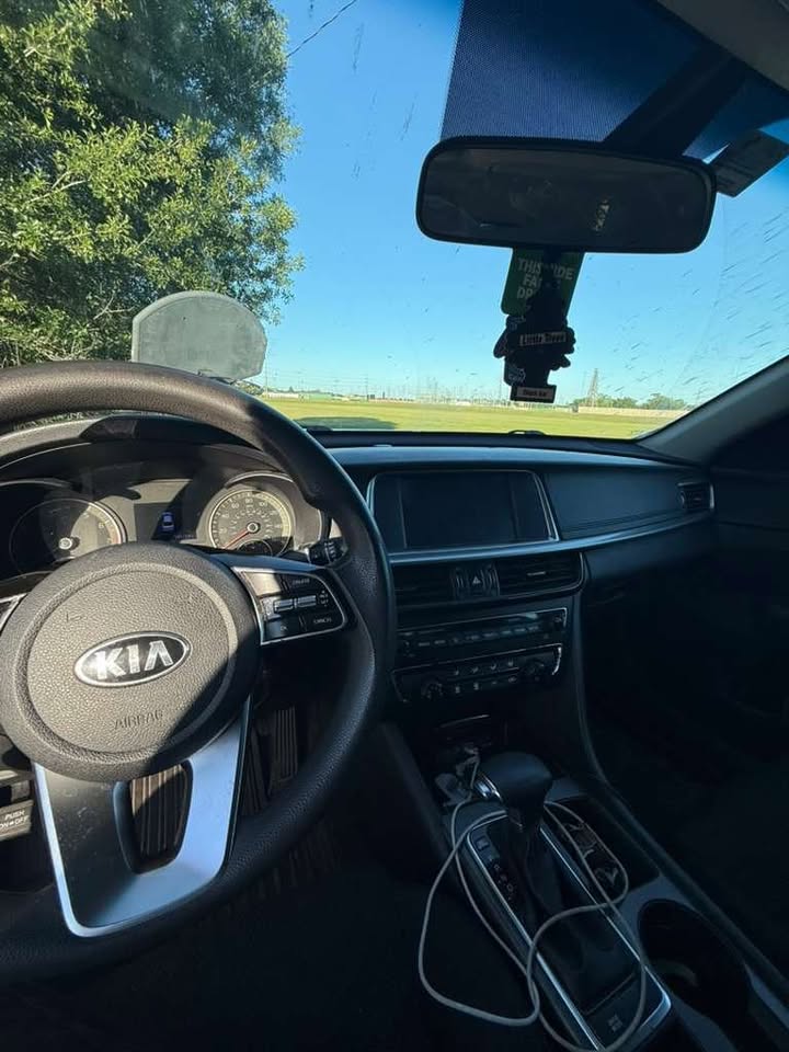 Used 2020 Kia Optima LX FWD image 4