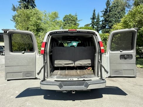 Used 2008 Chevrolet Express 2500 LS Van 3D w/ LT Preferred Equipment Group image 8