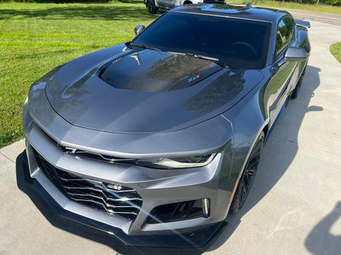 Used 2019 Chevrolet Camaro ZL1 RWD image 1
