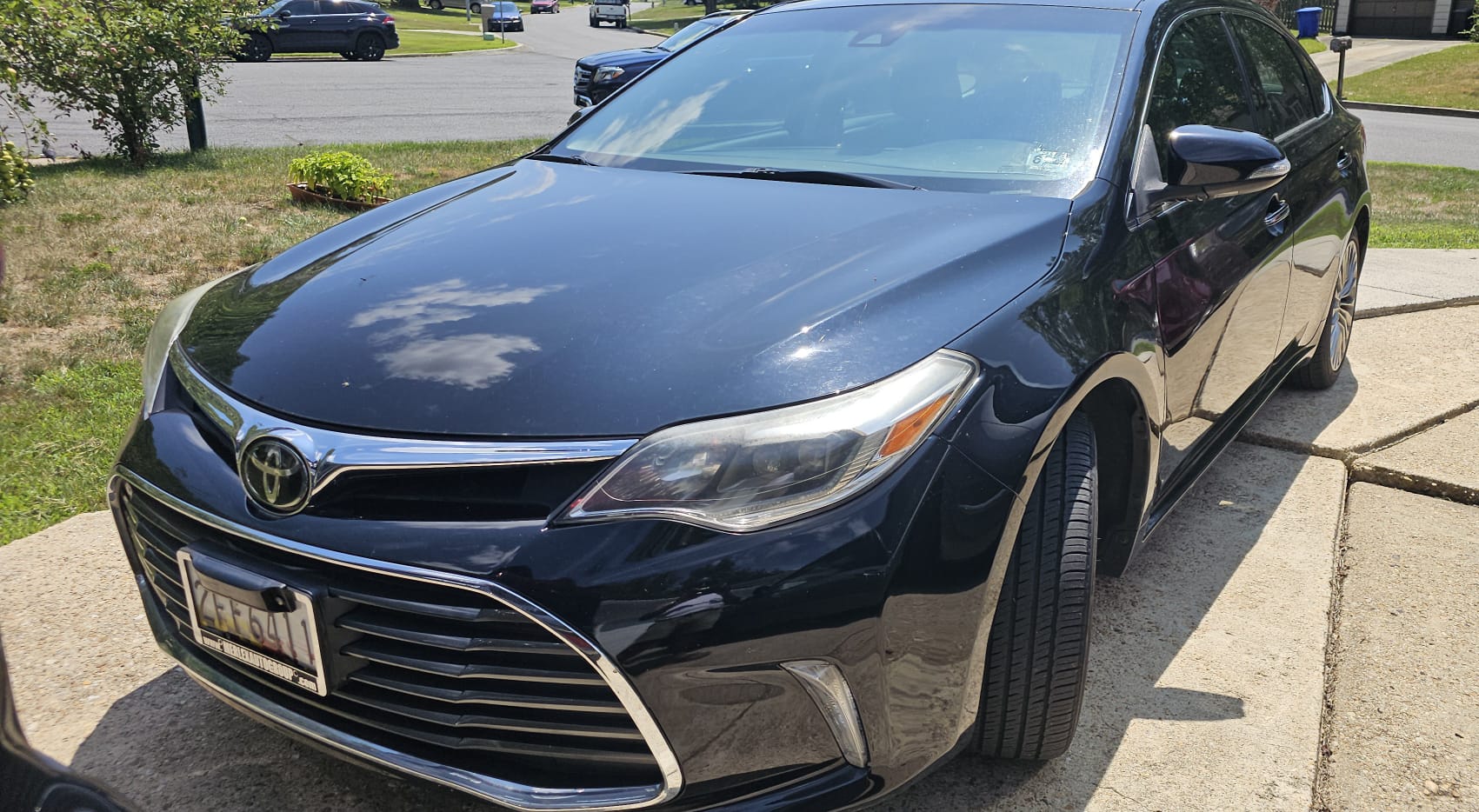 Used 2018 Toyota Avalon Limited w/ All Weather Liner Package FWD image 12