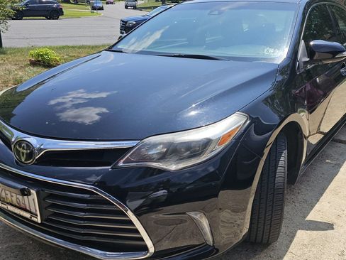 Used 2018 Toyota Avalon Limited w/ All Weather Liner Package FWD image 12