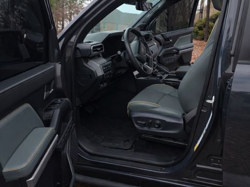 Used 2024 Toyota Tacoma 4x4 Double Cab Hybrid image 8