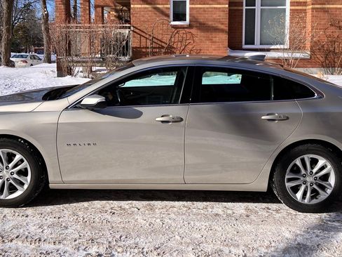 Used 2016 Chevrolet Malibu LT image 2