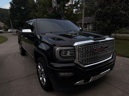 Used 2016 GMC Sierra 1500 Denali w/ Enhanced Driver Alert Package AWD/4WD image 1