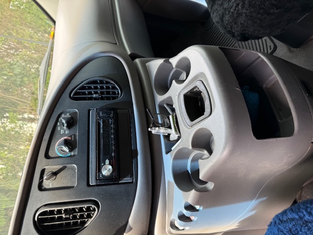 Used 2001 Ford E-250 and Econoline 250 RWD image 12