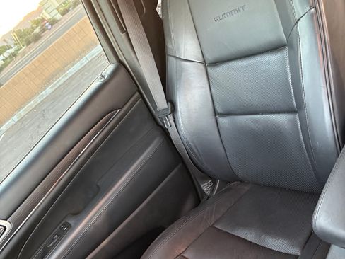 Used 2018 Jeep Grand Cherokee Summit image 20