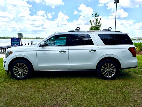 Used 2018 Ford Expedition Max Limited RWD image 2