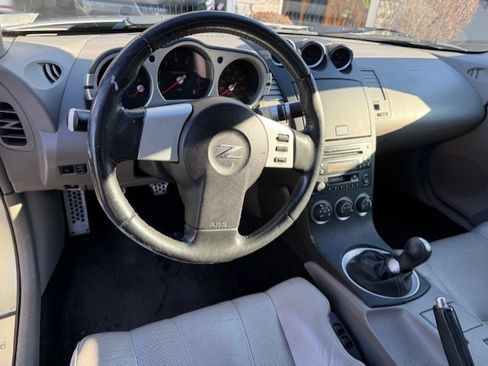 Used 2004 Nissan 350Z Touring image 21