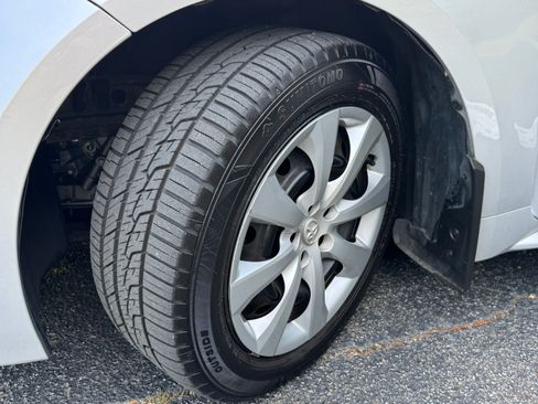 Used 2020 Toyota Corolla LE image 13