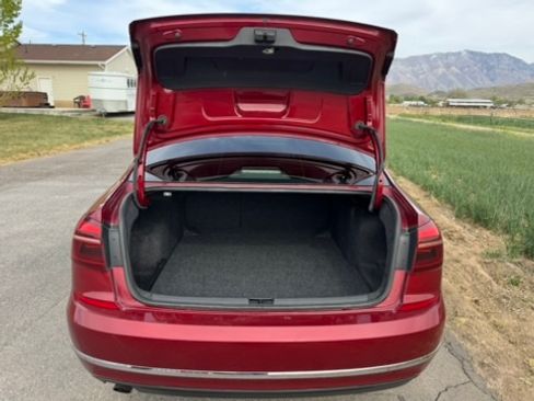 Used 2019 Volkswagen Passat 2.0T Wolfsburg w/ Wheels & Sunroof Package FWD image 13