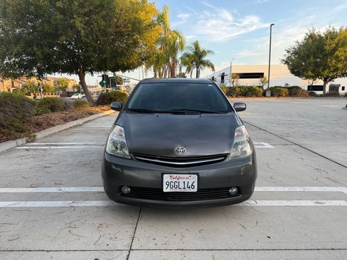 Used 2007 Toyota Prius w/ Pkg 5 FWD image 2