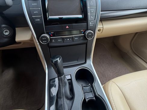 Used 2015 Toyota Camry XLE FWD image 9